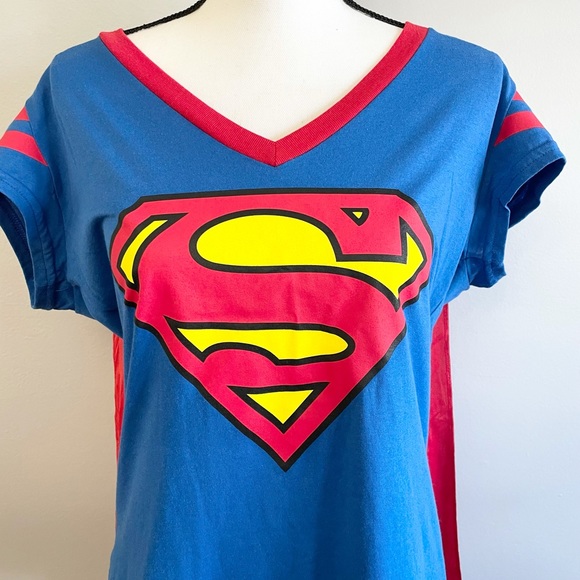Superman caped Halloween costume graphic tee - Picture 3 of 7